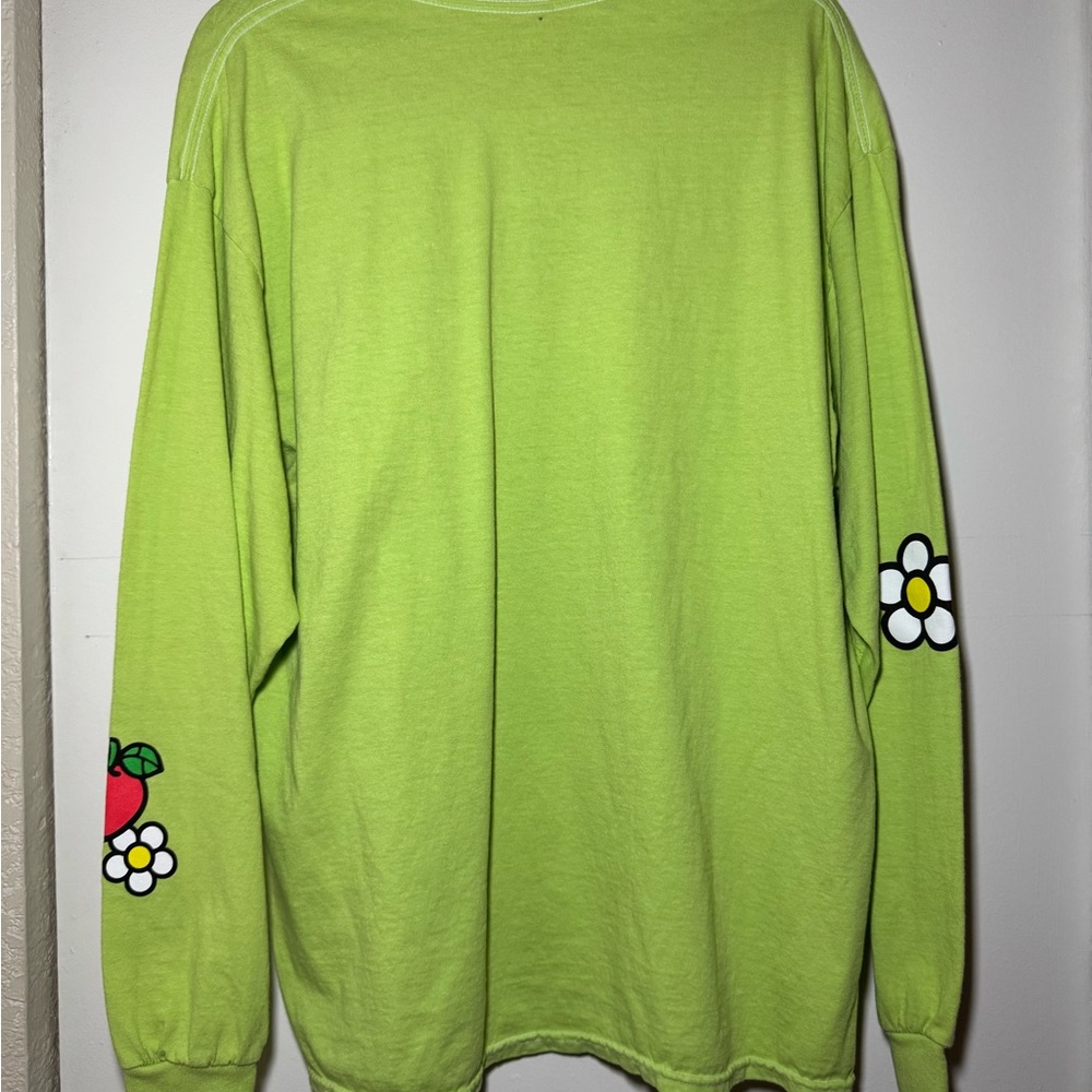 PreLoved Sanrio Long Sleeve Hello Kitty & Apples One Size Fits Like A Large FLAW - Picture 6 of 8